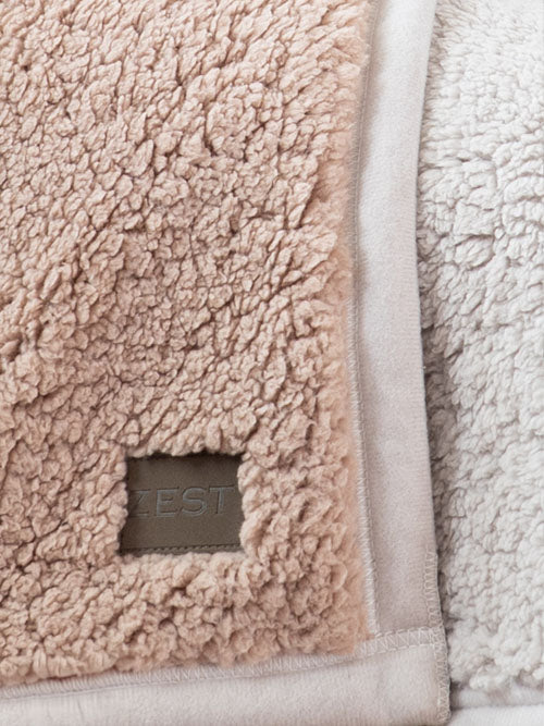 Zest - Plaid - Vacht Zijde - Beige/Caramel (150x125cm)